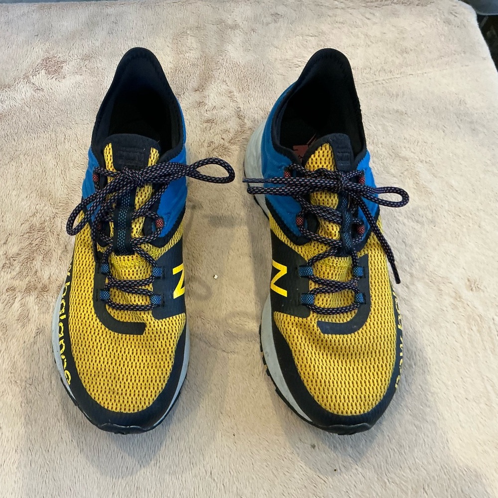 New balance men’s sneaker. Size 11 1/2.